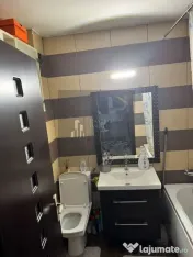 Apartament 2 camere decomandat/10 min metrou Aparatori/parcare 