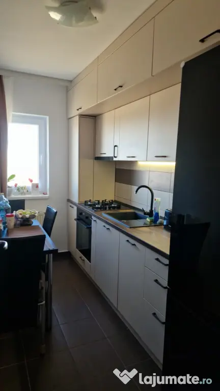 Apartament 3 cam | 71 m² utili | 2 băi | 2 balcoane | Parcare | Mobilat | Etaj 2