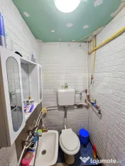 Casă cu 2 camere, curte proprie și garaj 