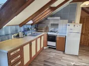 Apartament 2 camere, 70 mp, la mansarda, in casa/vila, zona 