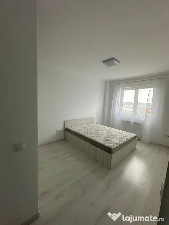 Ap 3 camere, 2 bai, loc de parcare, zona Dedeman
