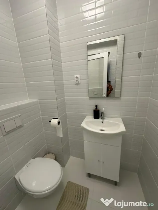 Ap 3 camere, 2 bai, loc de parcare, zona Dedeman
