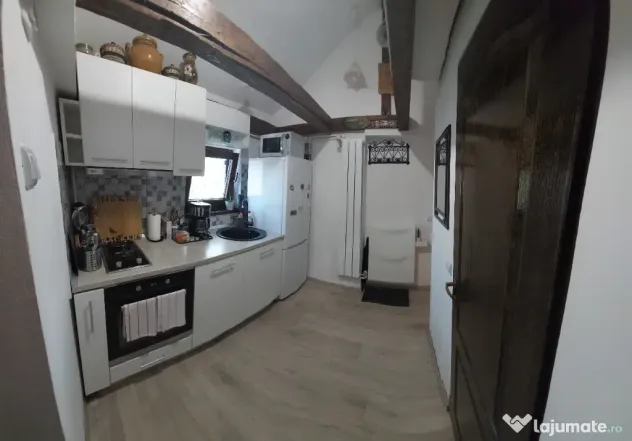 Garsonieră cochetă + spatiu depozitare in Piața Victoriei - Bucuresti (Bucuresti-Ilfov)