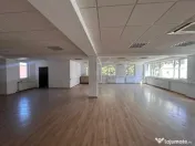Spatiu comercial - zona excelenta - vizibilitate buna - cent 