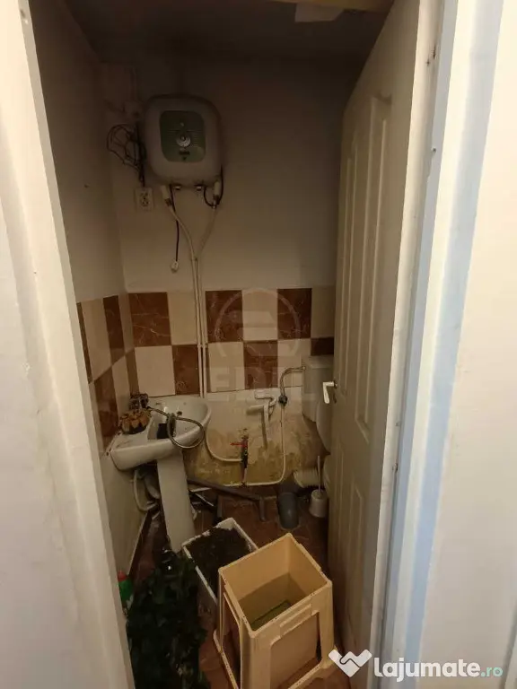 Inchiriere Spatiu comercial 2 incaperi; 35 mp; Avram Iancu - Floresti (Cluj)