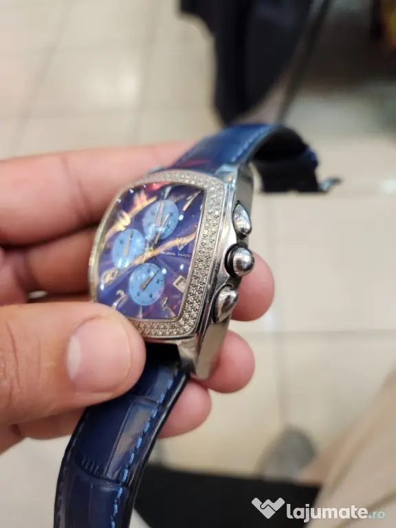 Vand ceas cu diamante Aqua Master