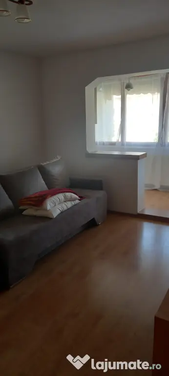 Inchiriez 3 camere Brasov Racadau