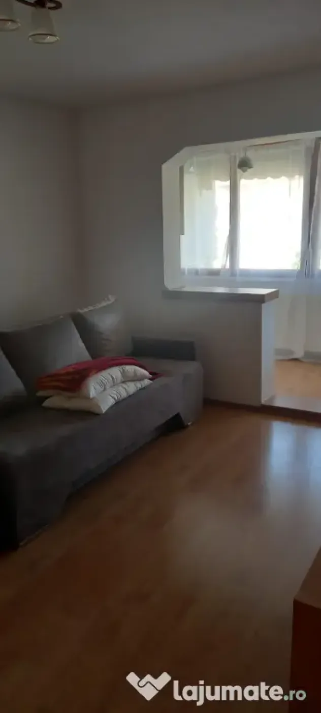 Inchiriez 3 camere Brasov Racadau