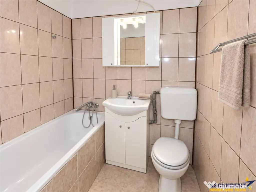 Apartament 2 camere, regim vila, zona linistita, Tractorul, - Brasov (Brasov)