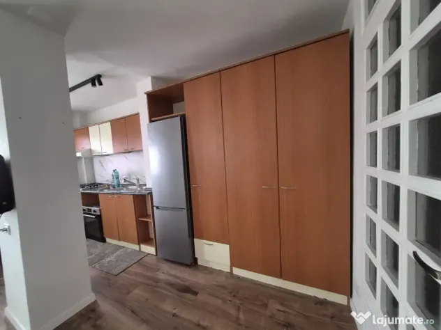Închiriez garsonieră frumoasă pe Str. Turda colt cu Ion Mihalache