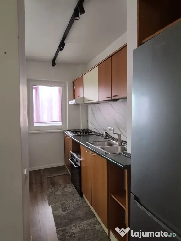 Închiriez garsonieră frumoasă pe Str. Turda colt cu Ion Mihalache