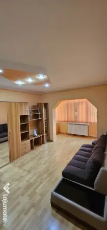 Închiriez apartament 2 camere Micro 20, bulevardul Dunarea