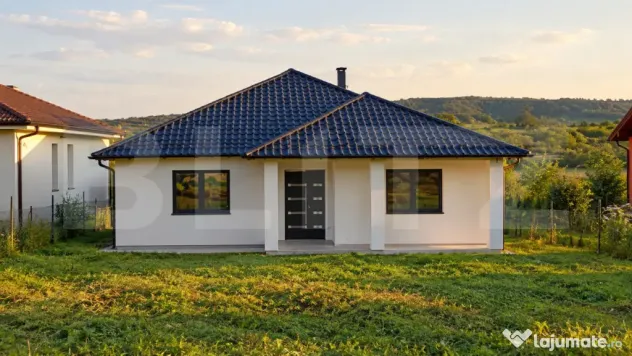 Casa de vanzare, teren 1100 mp, zona Sud - Bistrita (Bistrita-Nasaud)