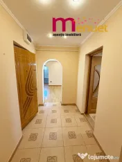 Apartament 3 camere,zona Vest, 64 mp 