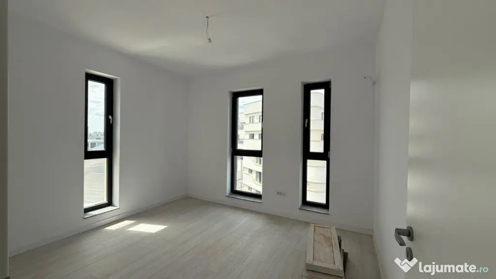 Duplex de lux cu terasa uriasa de 86 mp in zona Nerva Traian - Bucuresti (Bucuresti-Ilfov)