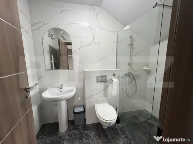 Casa individuala de inchiriat , 4 dormitoare , 4 bai , teren - Rasnov (Brasov)