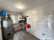Casa individuala de inchiriat , 4 dormitoare , 4 bai , teren