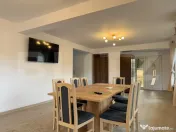 Casa individuala de inchiriat , 4 dormitoare , 4 bai , teren