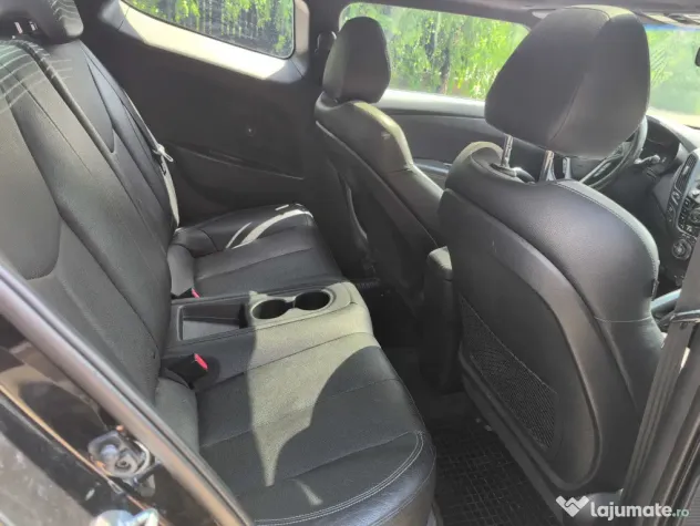 Veloster Turbo Premium – 2016 – 65.500 km – 186 CP – DCT Automată – Panoramic