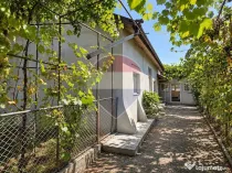 | Casă 3 camere | teren 2800 mp | Judetul Dambovita |