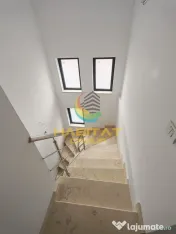 Triplex- 4 camere- mutare imediata 