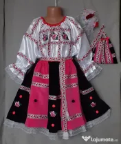 Costum popular pentru copii marimea 8 (8-9-10-11 ani) 185 lei 