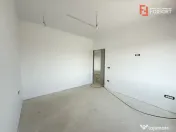 COMISION 0% Apartament cu 3 camere si terasa de 25 mp, etaj 