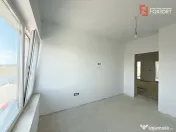 COMISION 0% Apartament cu 3 camere si terasa de 25 mp, etaj 