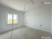 COMISION 0% Apartament cu 3 camere si terasa de 25 mp, etaj 