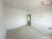 COMISION 0% Apartament cu 3 camere si terasa de 25 mp, etaj 