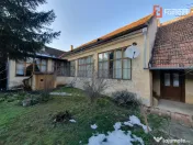 Apartament cu 5 camere de vanzare in Deta, zona Central 