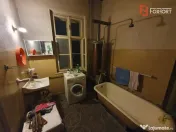 Apartament cu 5 camere de vanzare in Deta, zona Central 