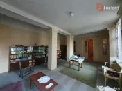 Apartament cu 5 camere de vanzare in Deta, zona Central 