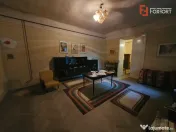 Apartament cu 5 camere de vanzare in Deta, zona Central 