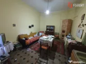 Apartament cu 5 camere de vanzare in Deta, zona Central 