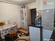 Apartament spatios cu 4 camere, 2 locuri de parcare – zona 