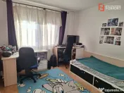 Apartament spatios cu 4 camere, 2 locuri de parcare – zona 