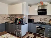 Apartament spatios cu 4 camere, 2 locuri de parcare – zona 