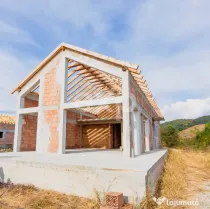 Casă în stil chalet, la baza Dealului Lempeș 175 mp utili