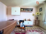 Casa individuala cu 6 camere de vanzare in localitatea Sacal 