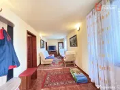 Casa individuala cu 6 camere de vanzare in localitatea Sacal 