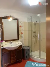 Casa cu 16 camere si teren de 752 mp - zona Bogdanestilor 