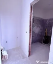 Casa tip triplex, cu 2 camere, de vanzare in Sanandrei. 