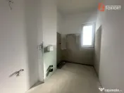 Apartament cu 2 camere, decomandat + terasa de 41 mp, in zon