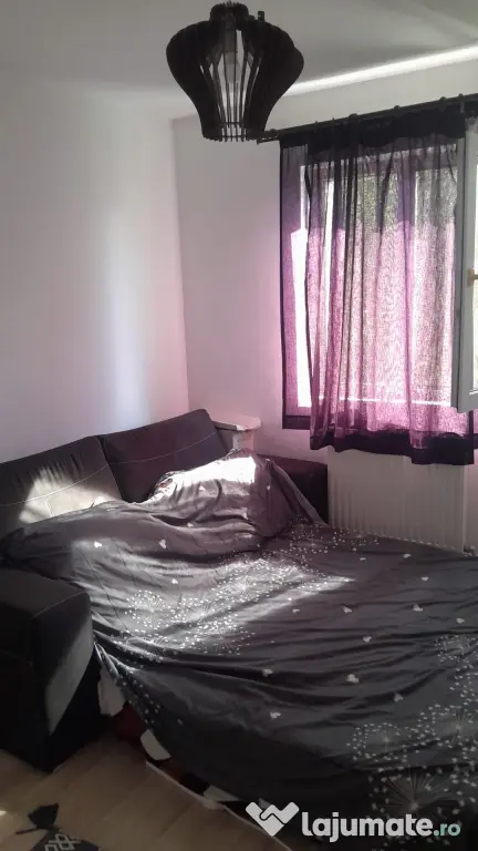 Inchiriez apartament 3 camere cu locuri de parcare central