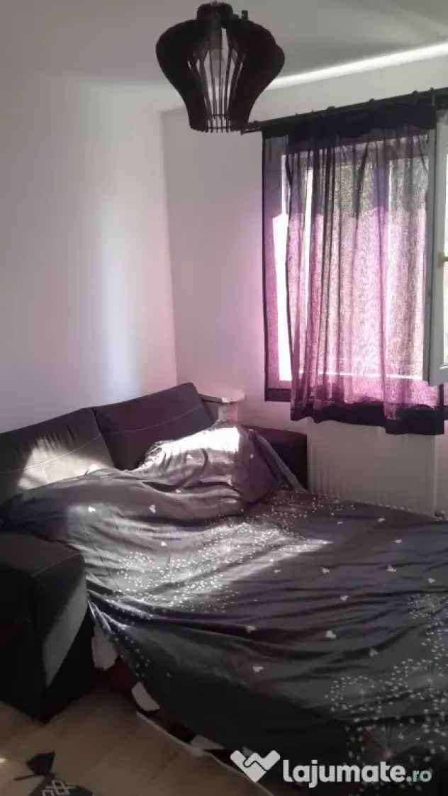 Inchiriez apartament 3 camere cu locuri de parcare central