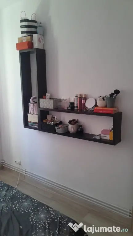 Inchiriez apartament 3 camere cu locuri de parcare central