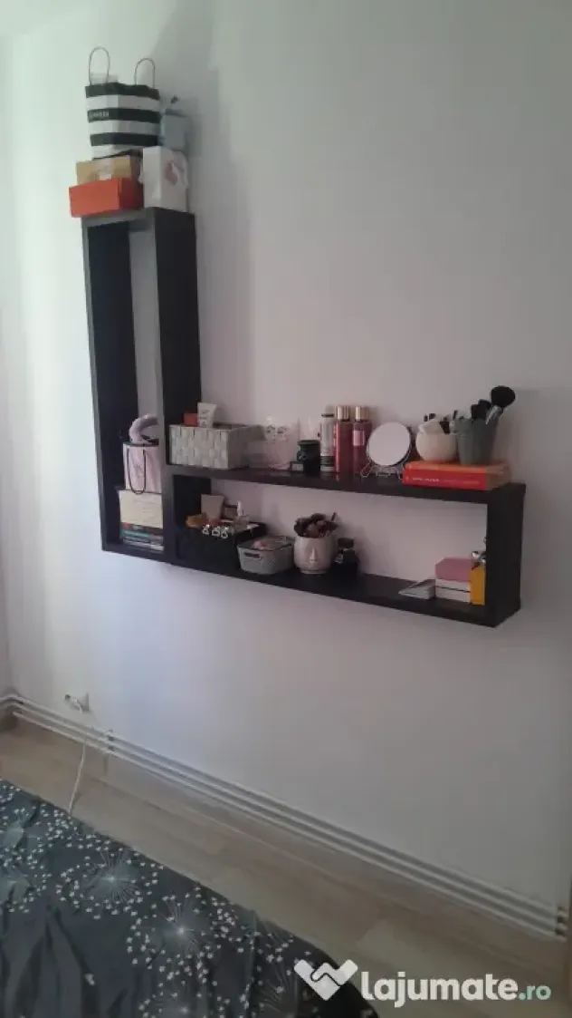 Inchiriez apartament 3 camere cu locuri de parcare central