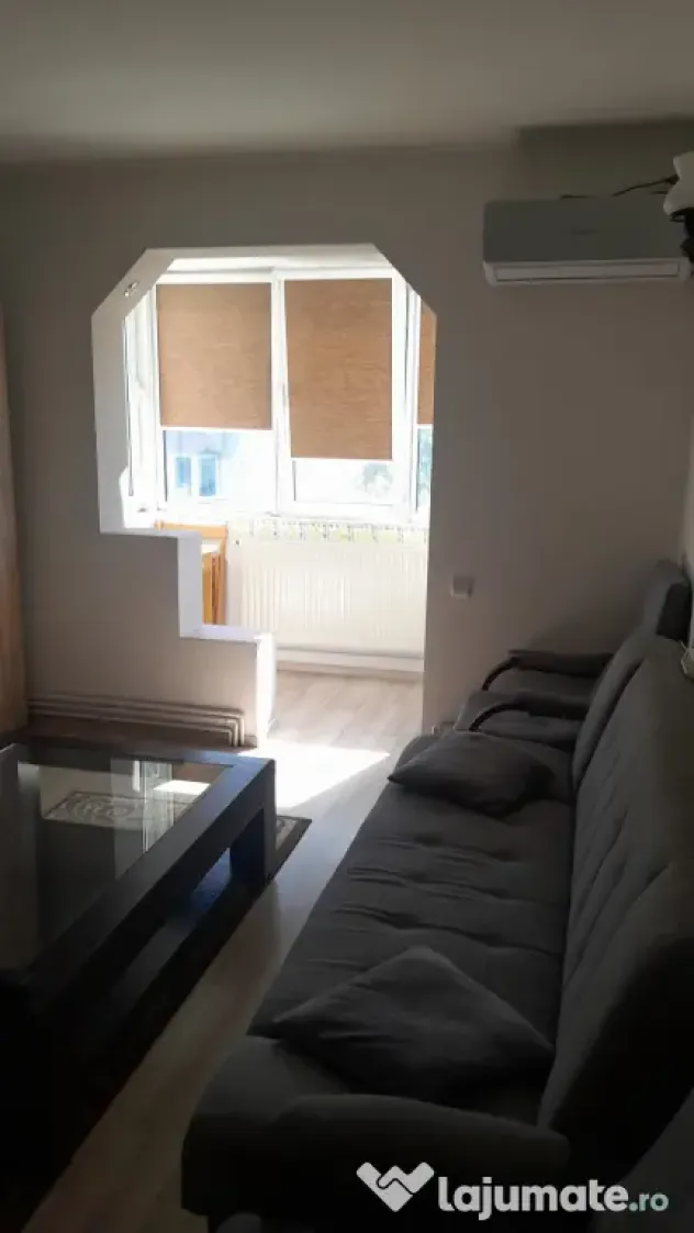 Inchiriez apartament 3 camere cu locuri de parcare central