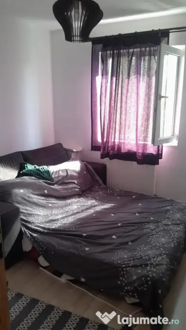 Inchiriez apartament 3 camere cu locuri de parcare central
